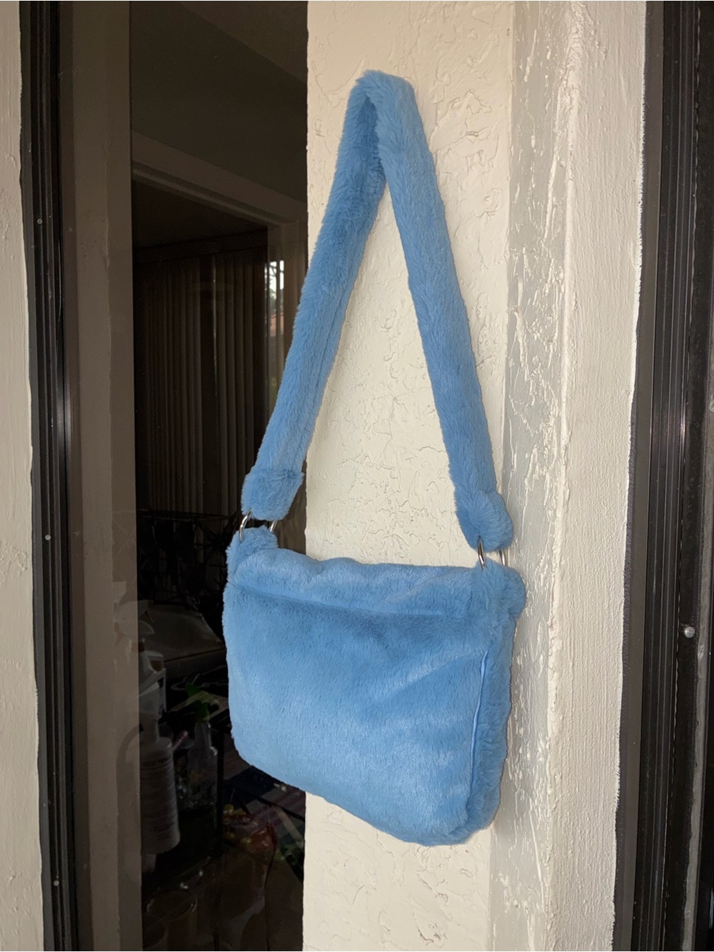 Lolita Jade Frankie Messenger Bag in Sky Blue Faux Fur - EUC - Picture 4 of 11